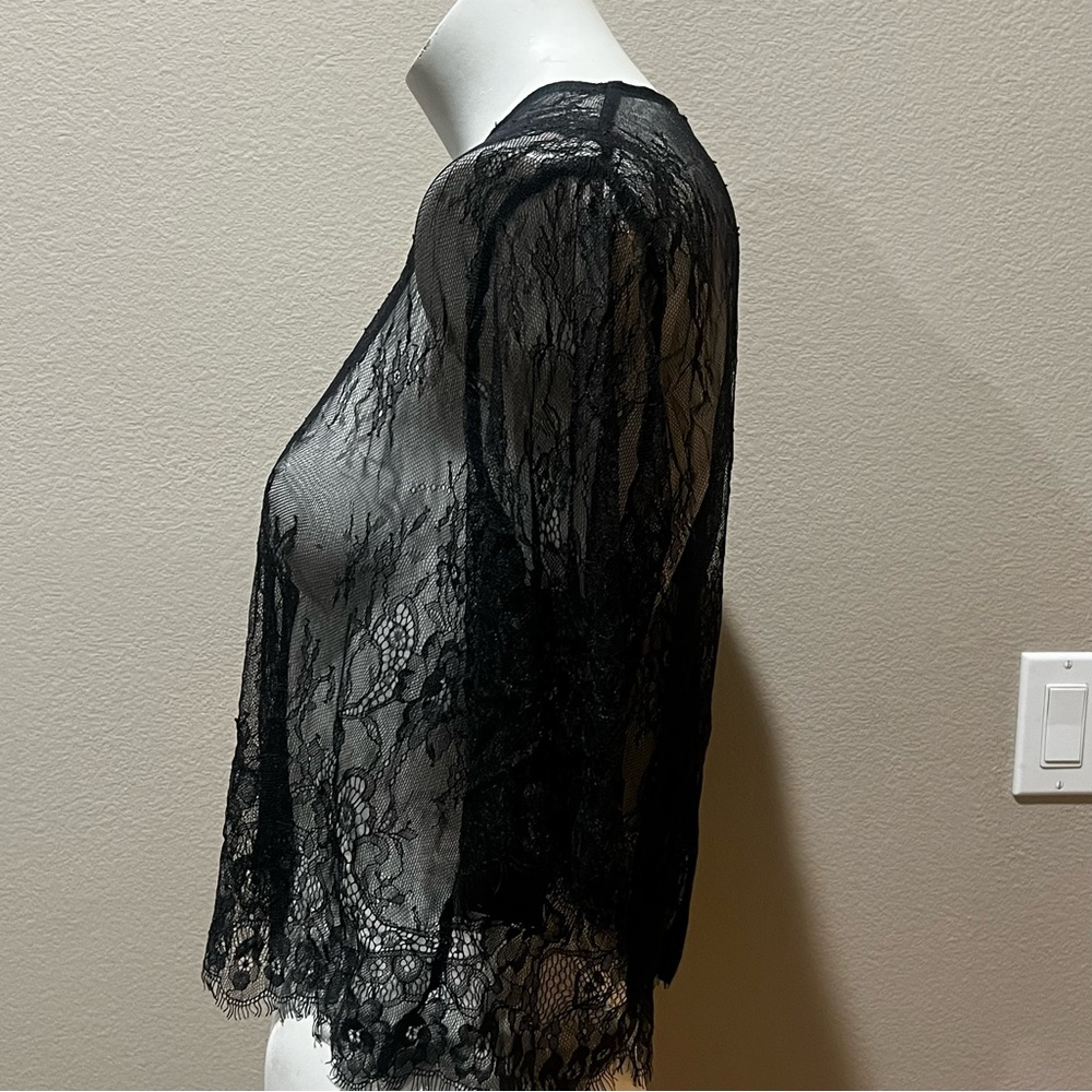 Divided sheer pullover top - Picture 6 of 8